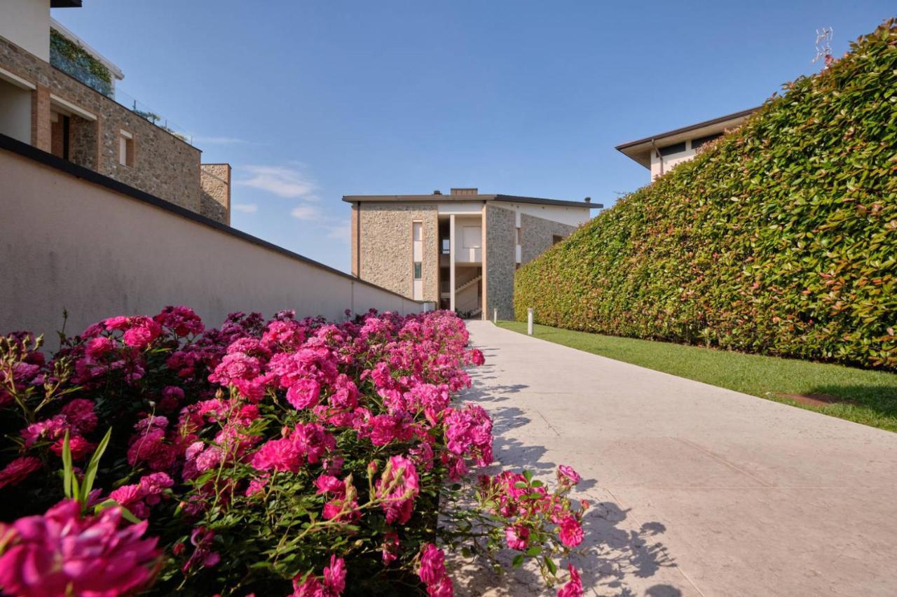 Warda B11 Apartment Desenzano del Garda Bagian luar foto