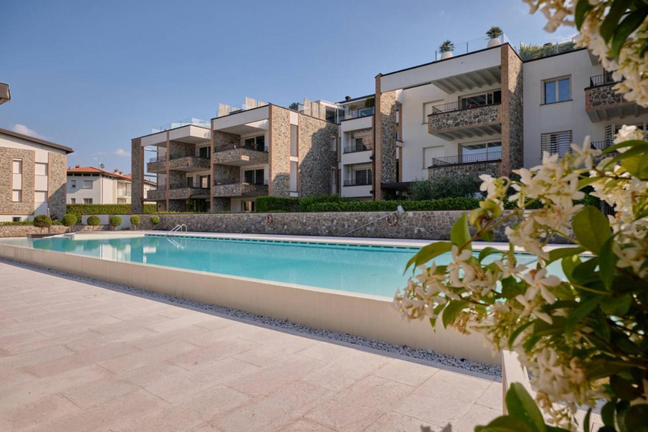 Warda B11 Apartment Desenzano del Garda Bagian luar foto